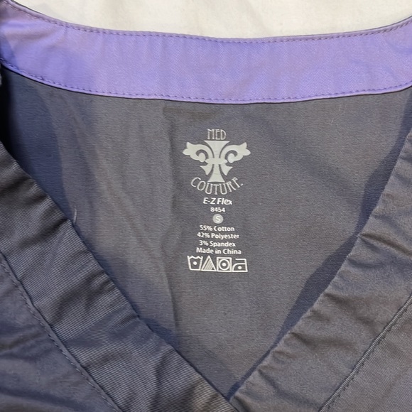 Scrub top - Picture 2 of 4